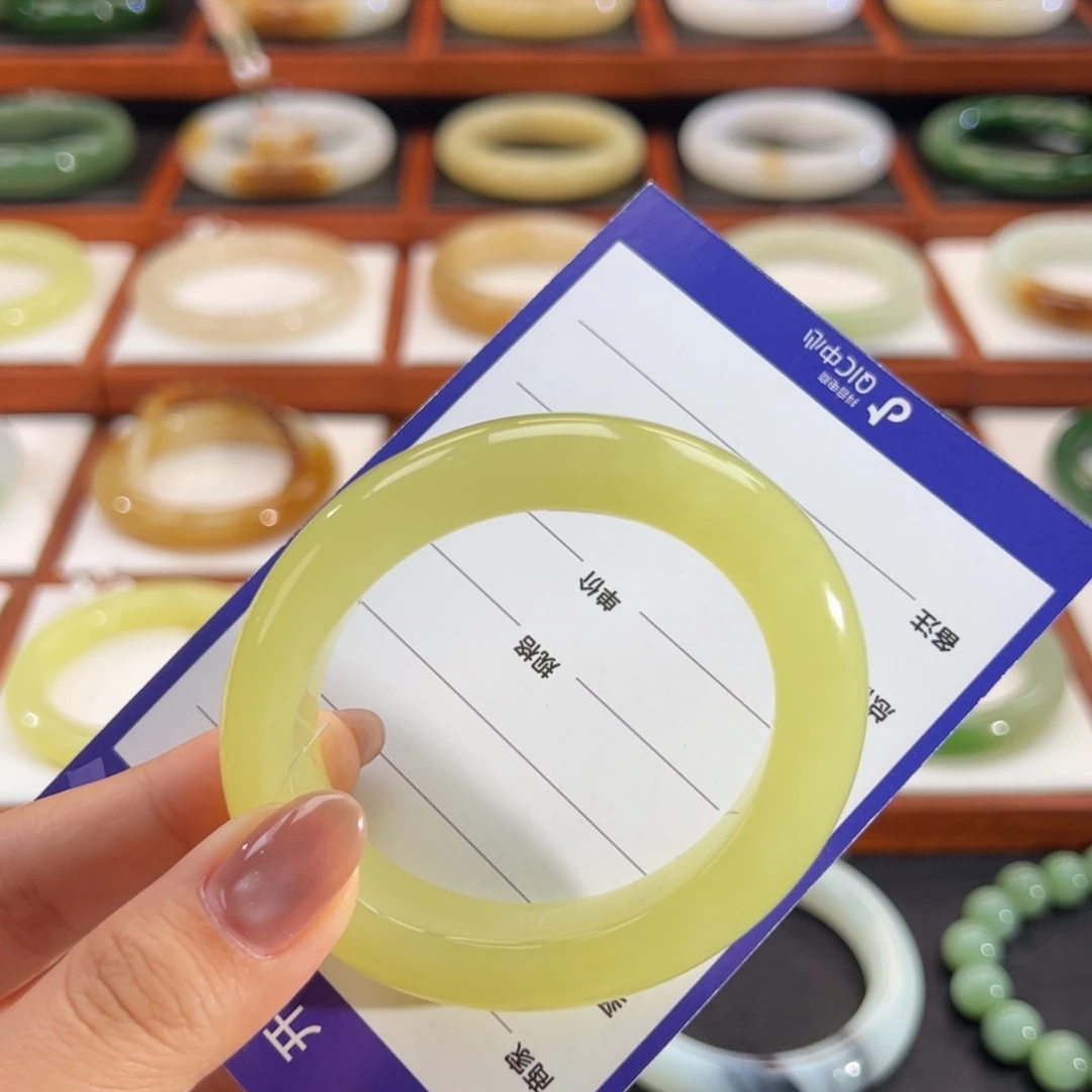 和田玉（黄玉）未镶嵌手镯菠萝黄