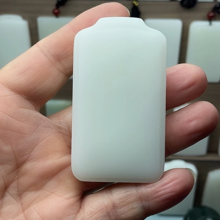 新疆时尚精品无事牌