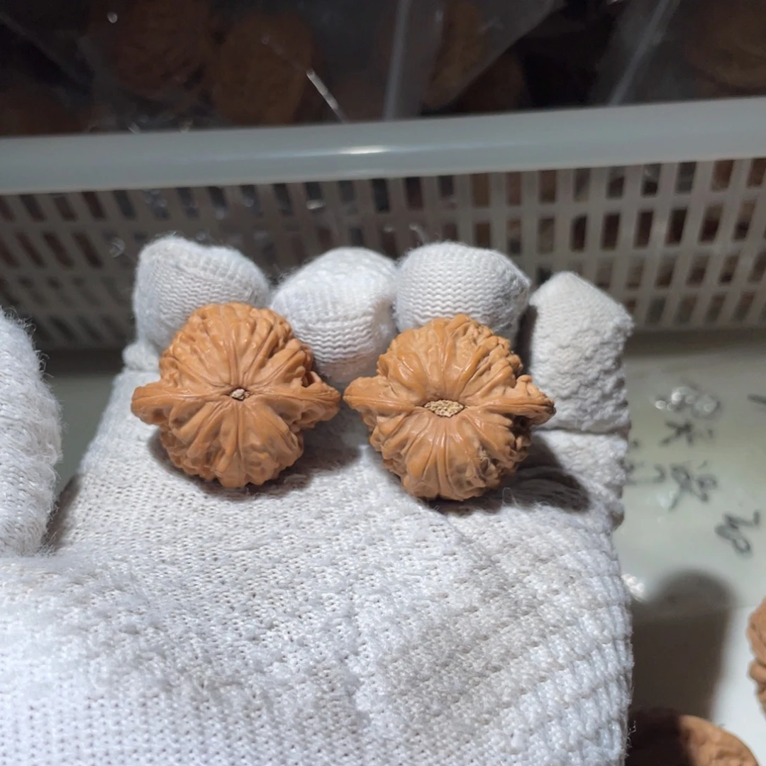 橙***栀文玩核桃 房山磨盘