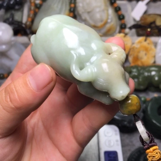 和田玉未镶嵌把件