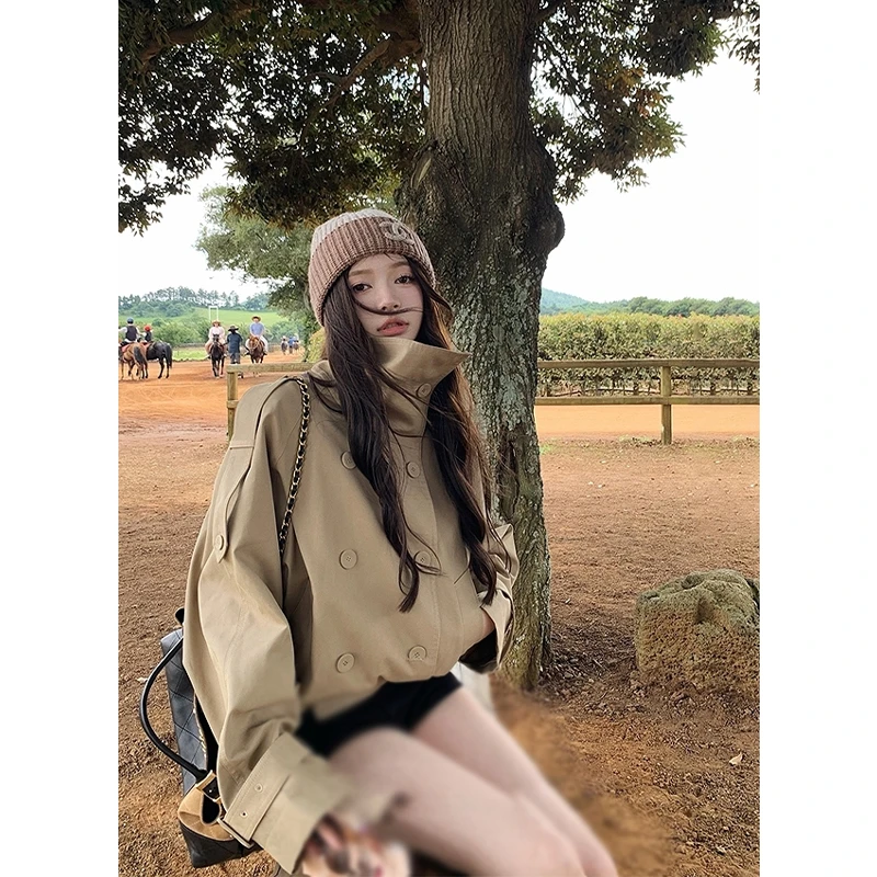 2025秋季新款英伦风双排扣立领短款风衣女时尚气质百搭通勤风外套