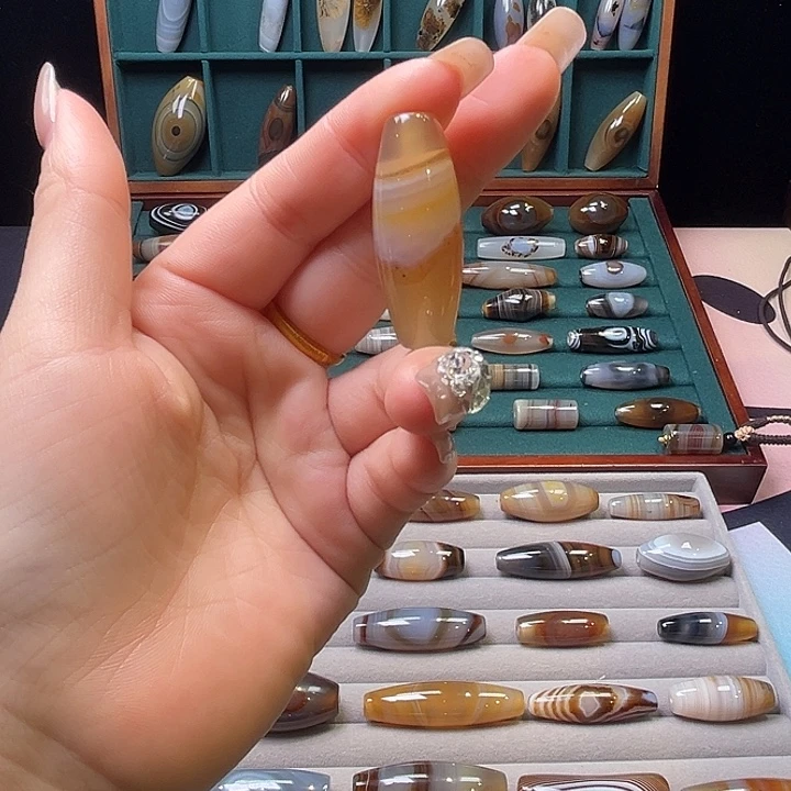 玛瑙/玉髓未镶嵌吊坠(赠链)