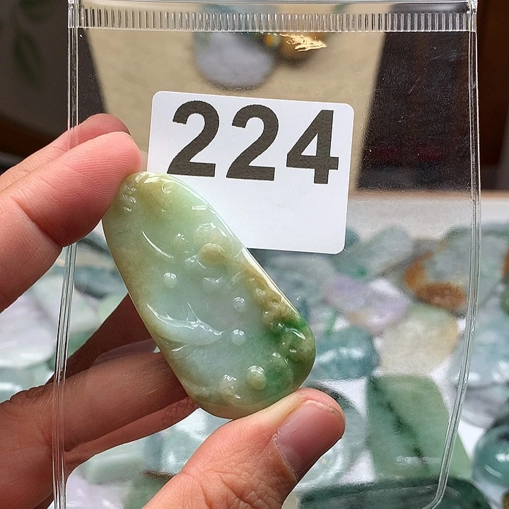 翡翠颈饰未镶嵌只**我翡翠