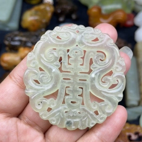 蛇纹石玉未镶嵌颈饰13