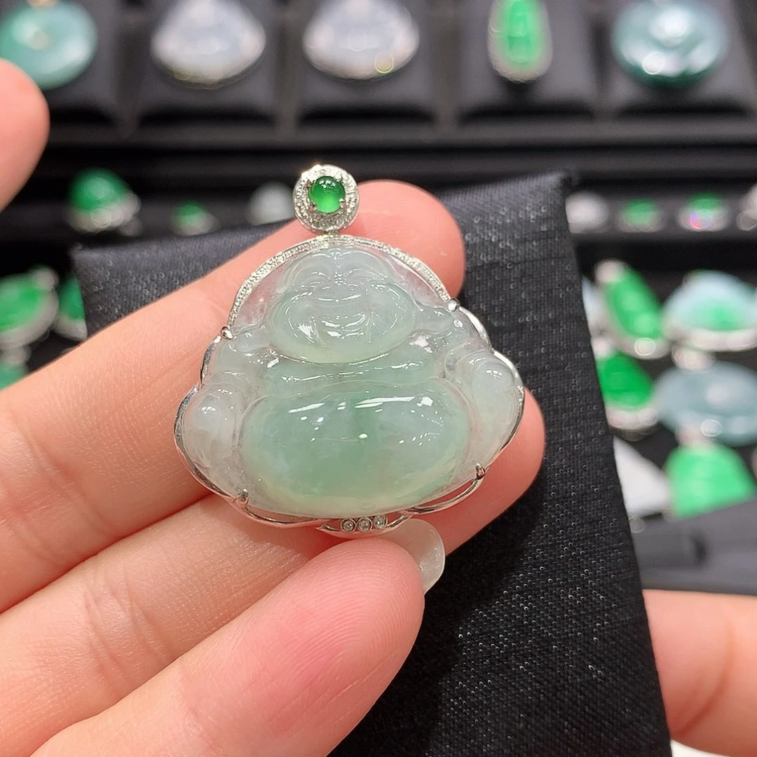 颈饰18K金镶嵌翡翠佛公