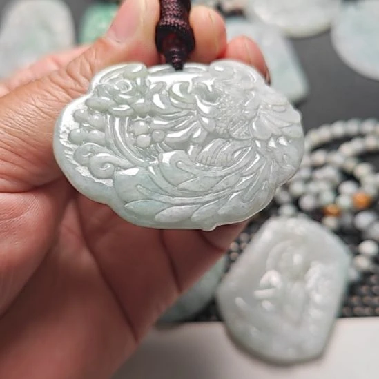 翡翠未镶嵌颈饰天然翡翠吊坠