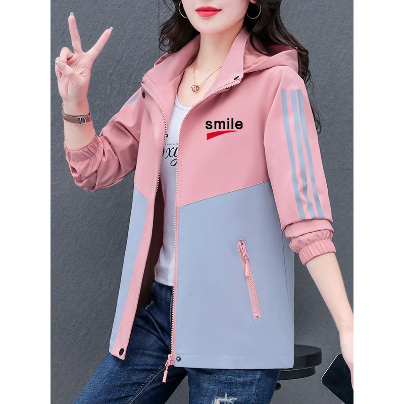 春秋休闲外套女士2025新款洋气减龄大码冲锋衣运动服夹克户外上衣