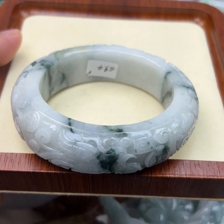 翡翠未镶嵌手镯59.4圈235