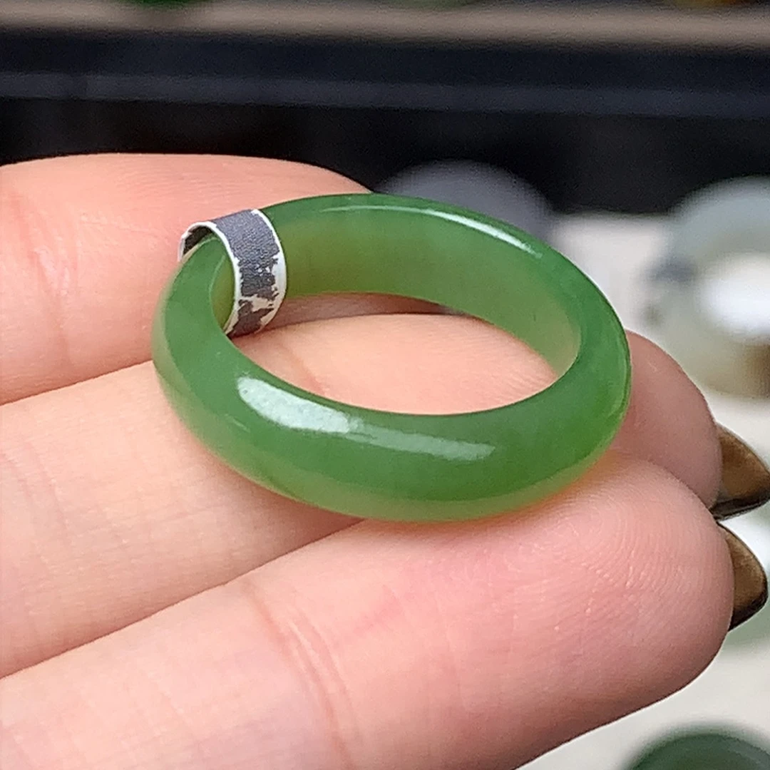 未镶嵌戒指和田玉