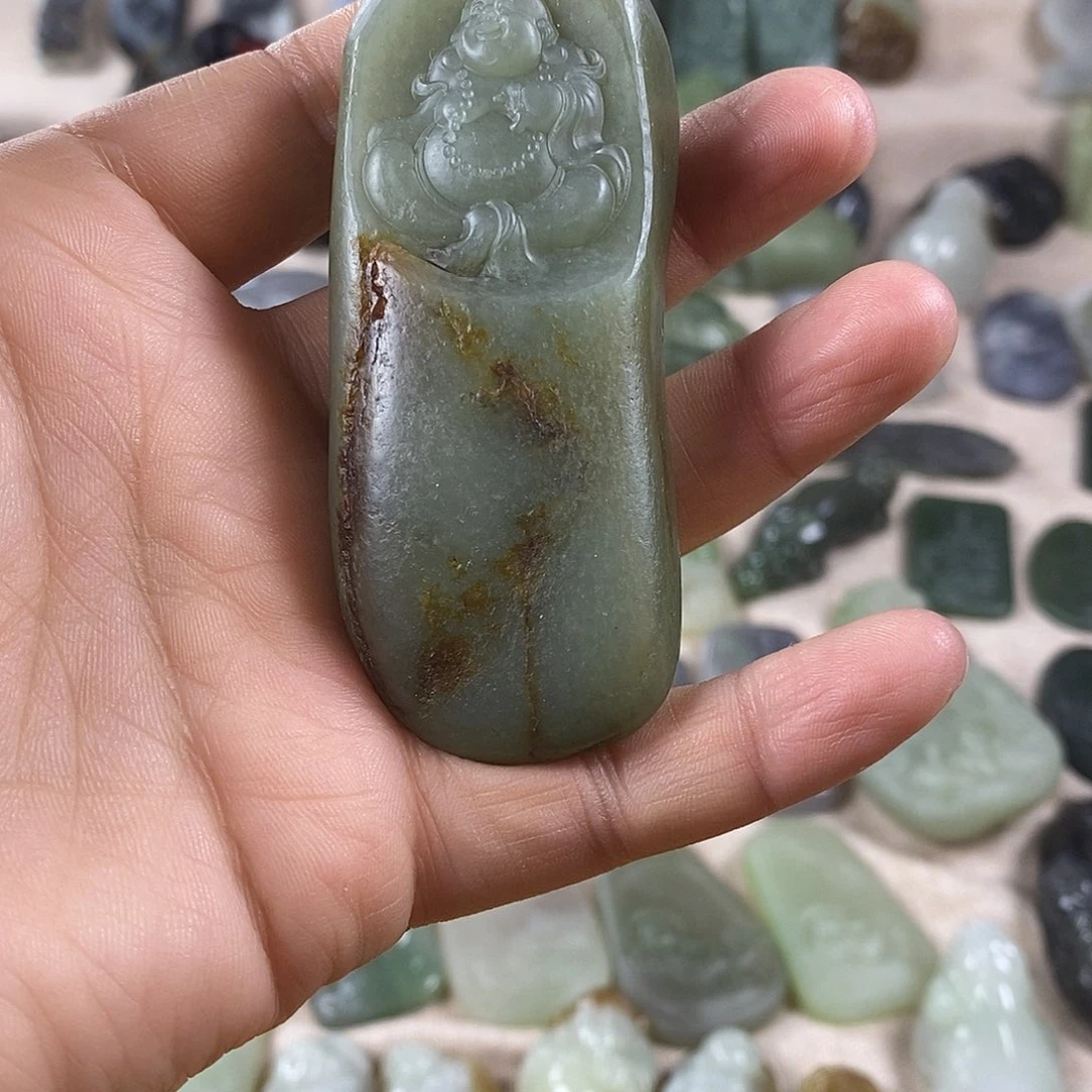 和田玉未镶嵌颈饰