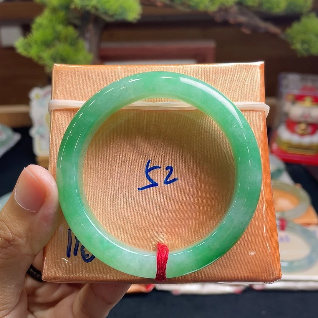 翡翠手镯未镶嵌14号 52正圈 满绿