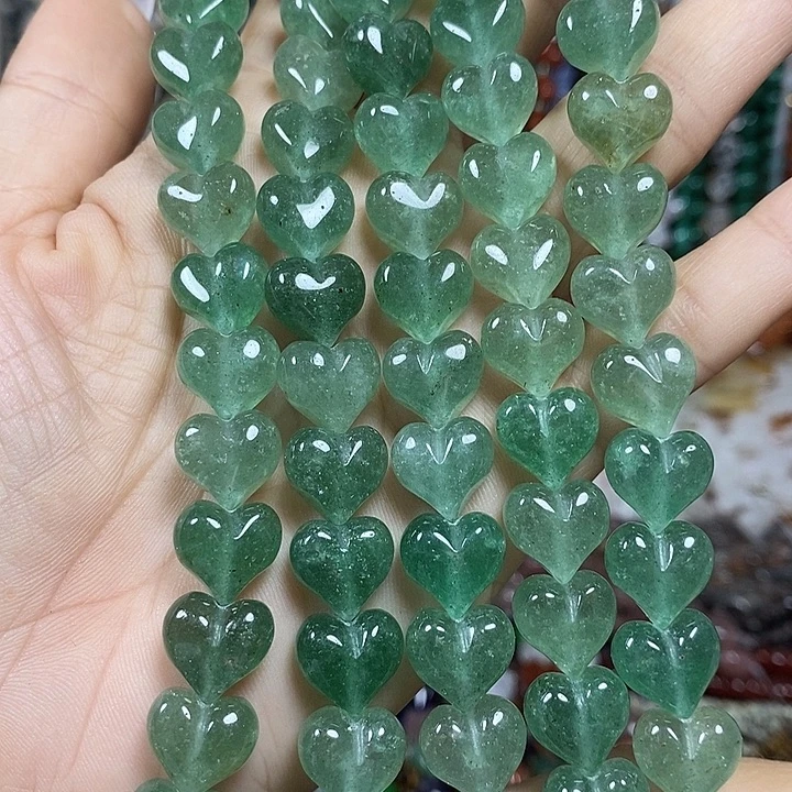 玛瑙/玉髓未镶嵌珠宝半成品天然绿草莓晶屁桃卡12mm15颗