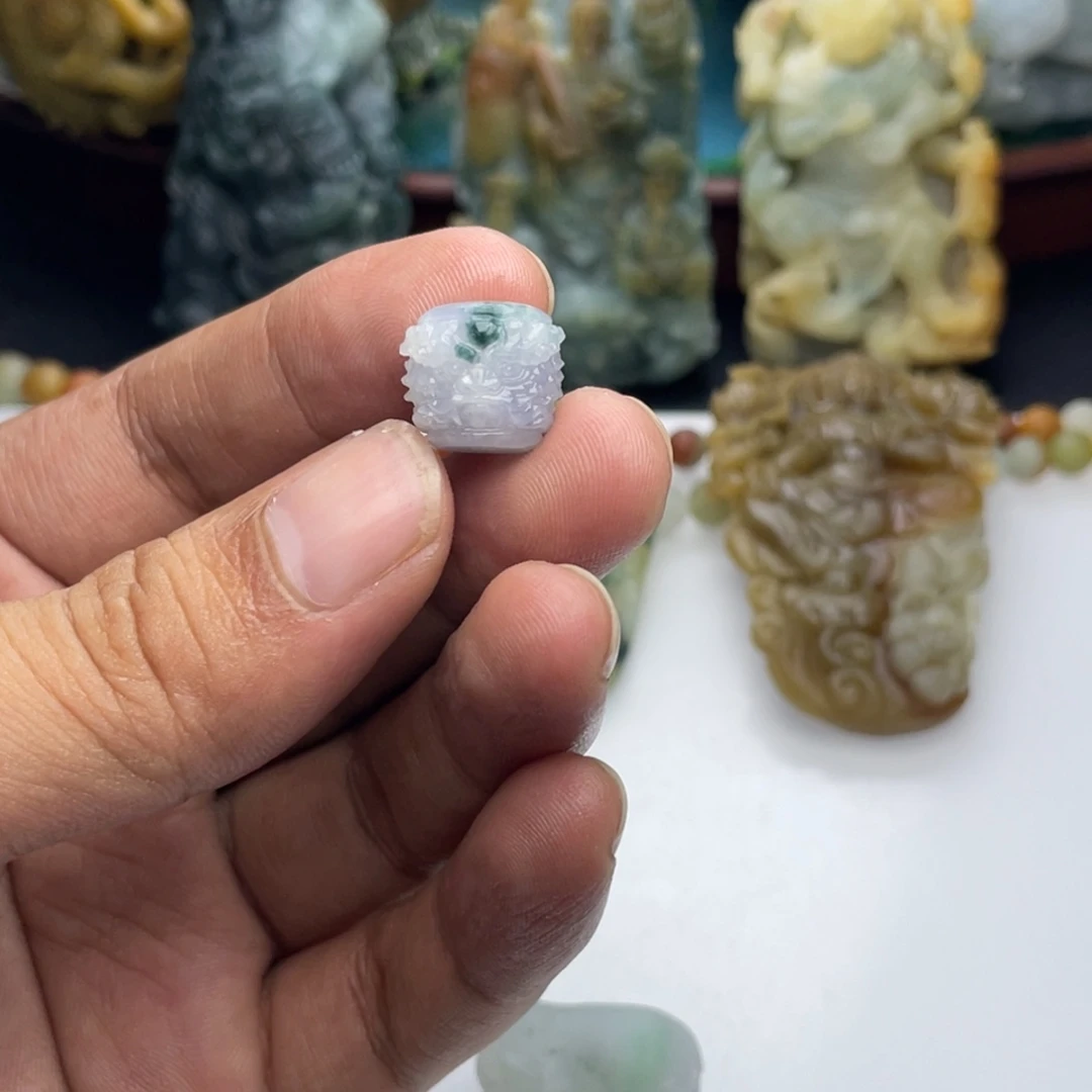 未镶嵌定制翡翠龙珠