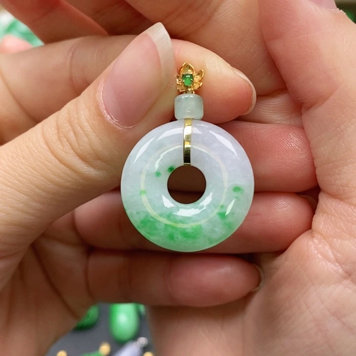 翡翠颈饰未镶嵌吊坠