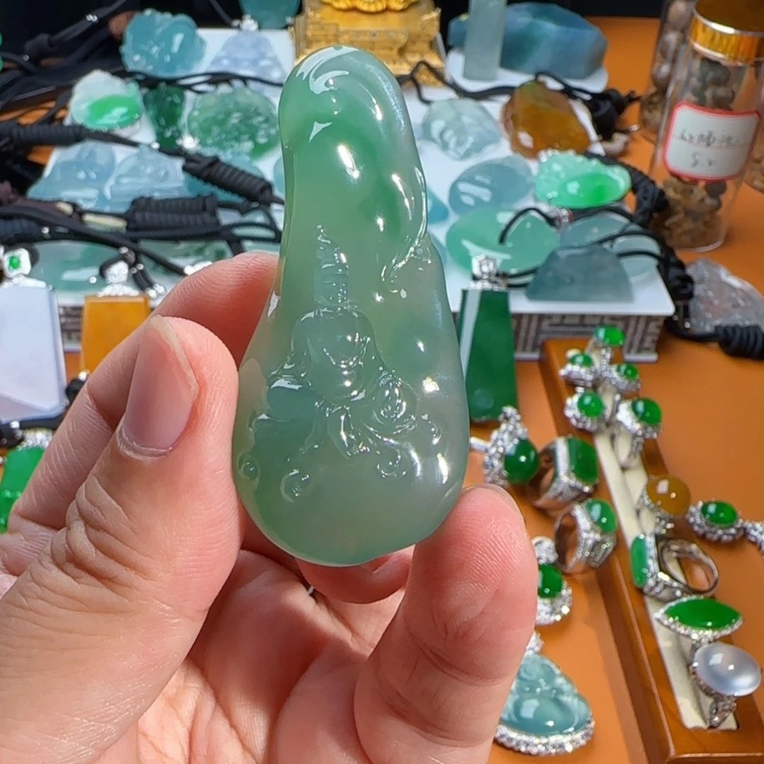 颈饰未镶嵌翡翠冰胶随形