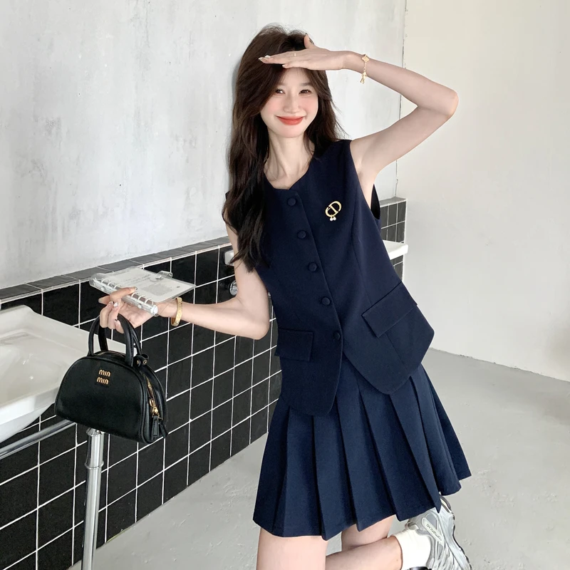 小香风无袖西装马甲套装女2025夏高级感绝美背心百褶短裙两件套