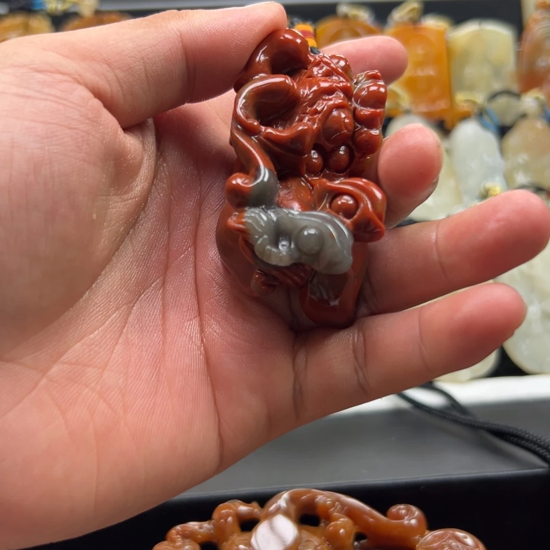 未镶嵌石英质玉（黄龙玉）多样性发货，发其一