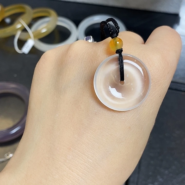 石英岩玉未镶嵌珠宝半成品否**来