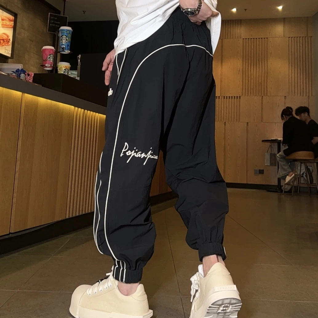 DB 男装透气速干裤男拼接线条刺绣宽松显瘦版型休闲长裤-3981