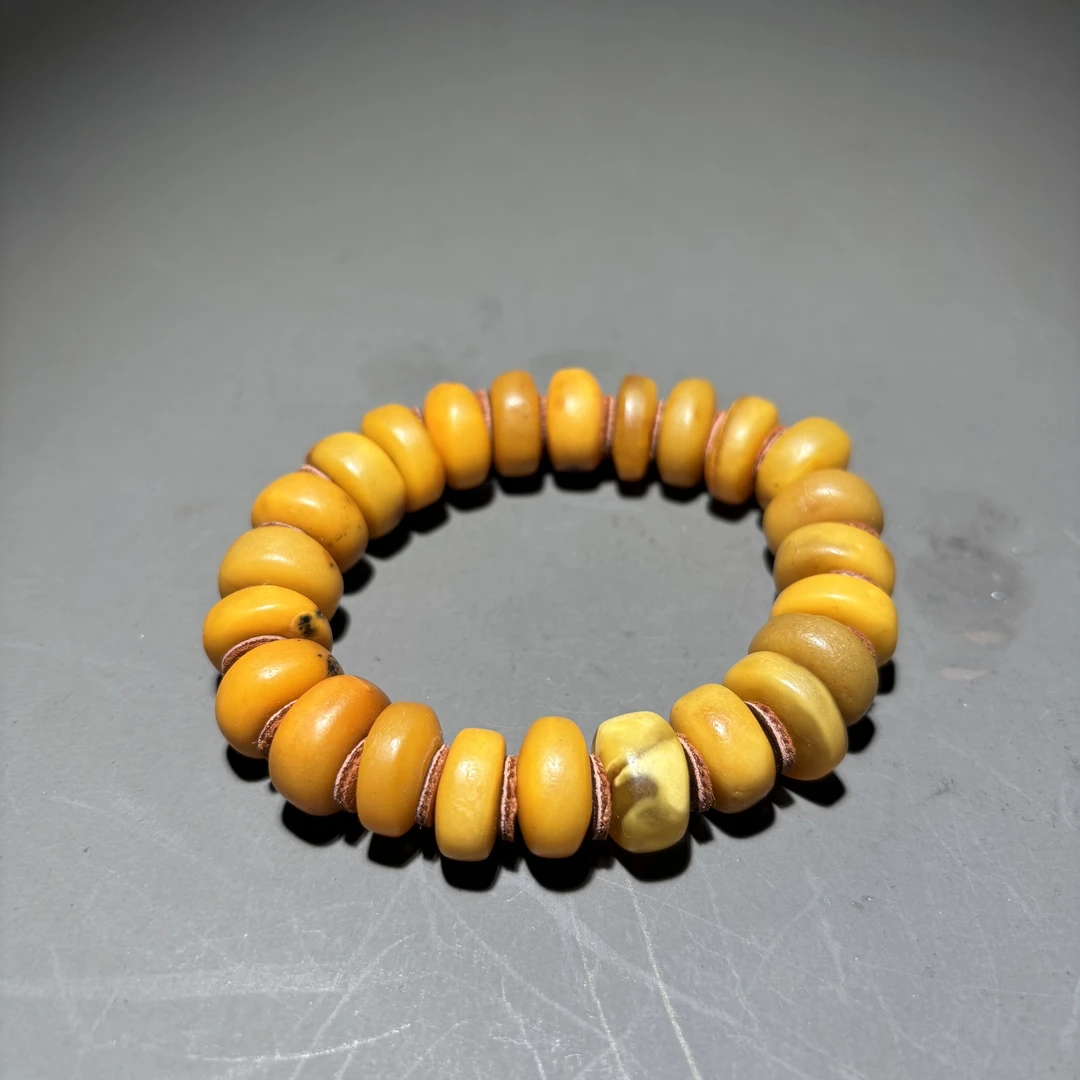 HZ84012天然鸡油黄老蜜蜡饼珠手串男女款-朵云轩