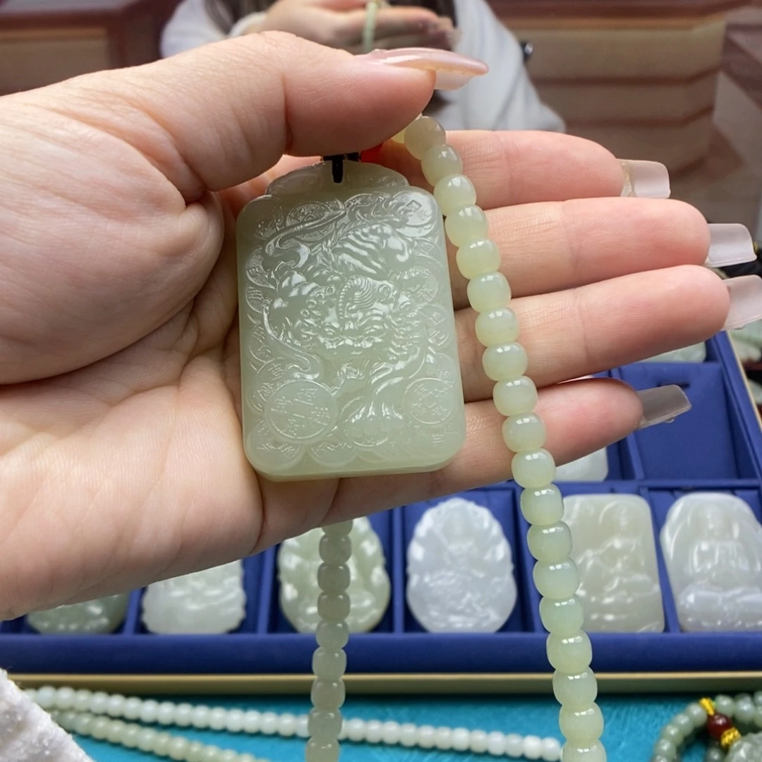 和田玉颈饰未镶嵌M*陈