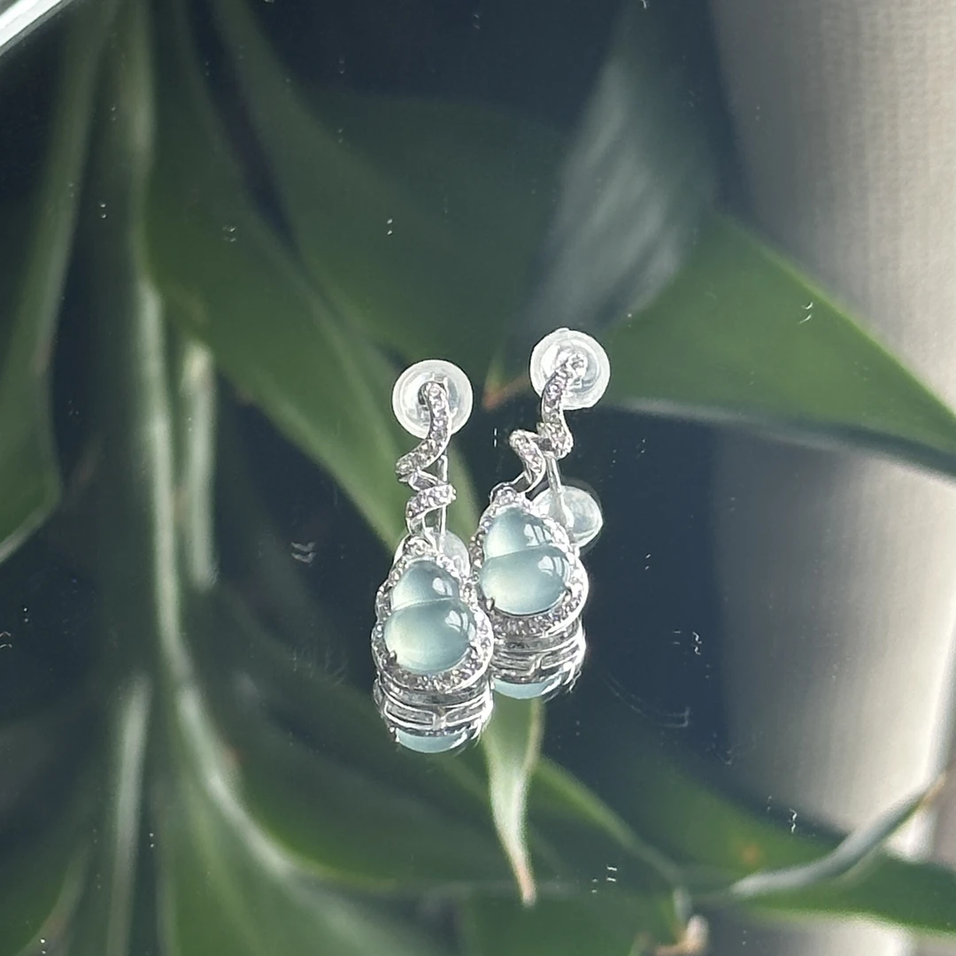 S925银冰底葫芦蛇形耳钉天然翡翠/多样性发一