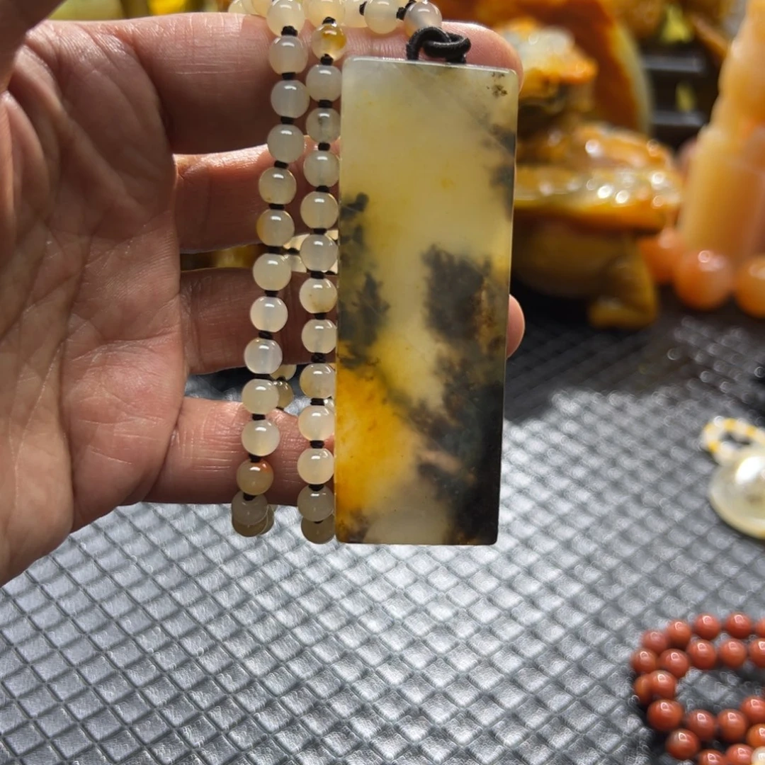 石英质玉未镶嵌颈饰