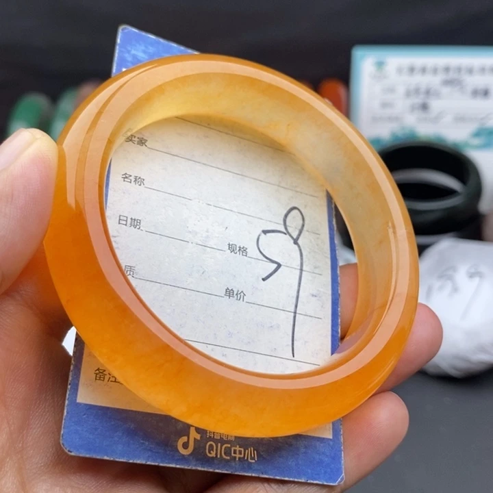 未镶嵌手镯石英质玉