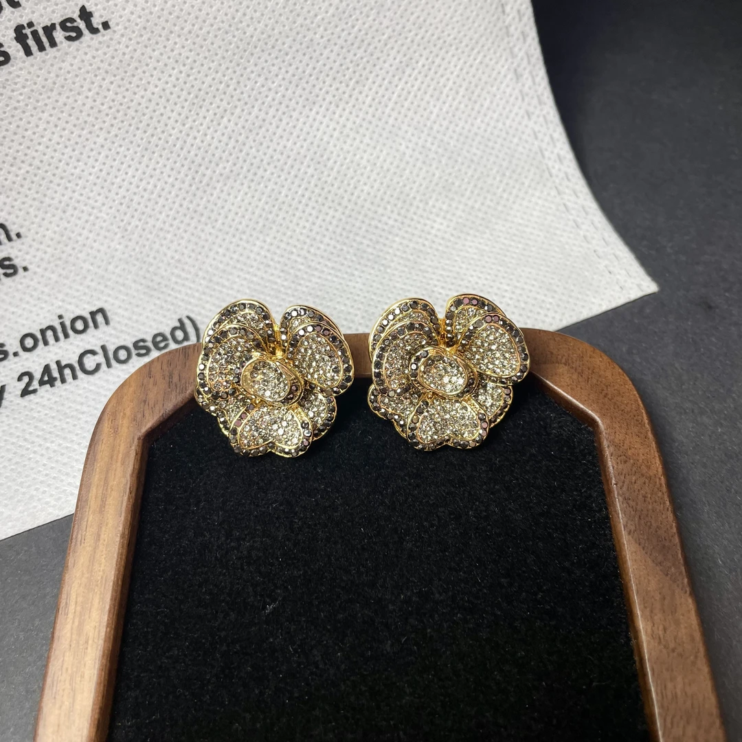 铜合金耳饰 买三送一 手工气质轻奢时尚复古法式中古耳钉