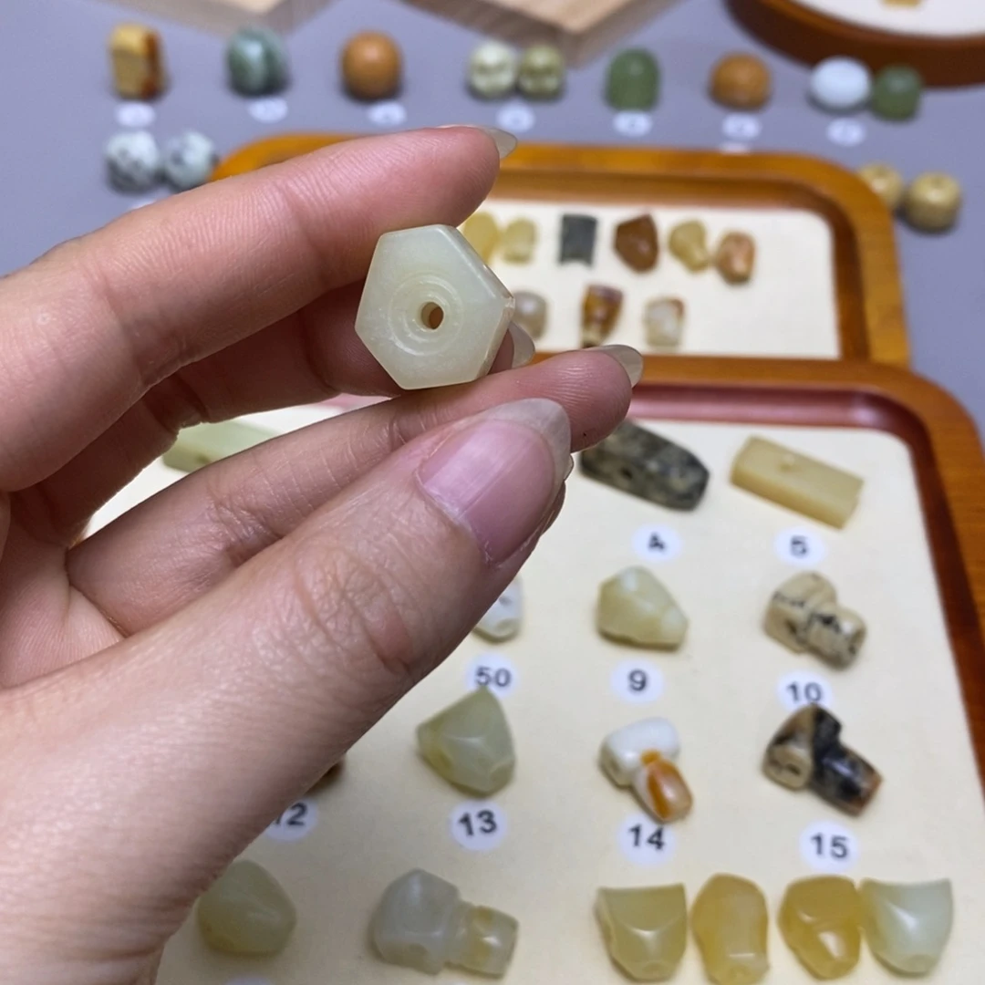 蛇纹石玉配饰合金飞***膀