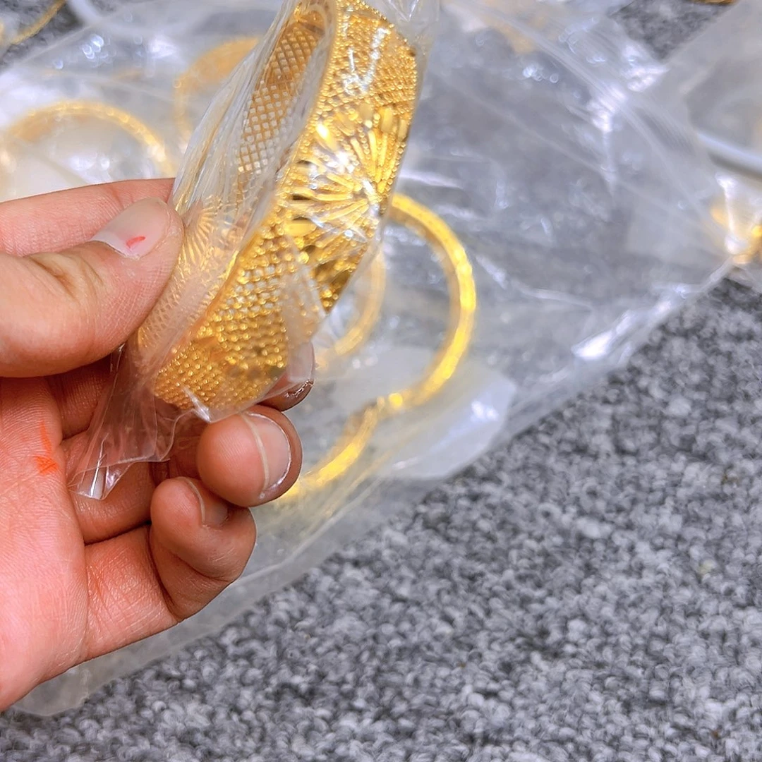 铜合金镂空浮力炸手镯1个