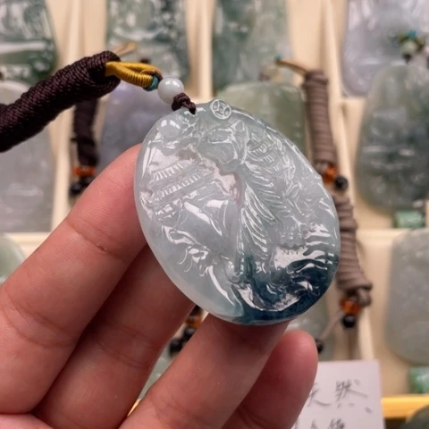 颈饰未镶嵌翡翠玉