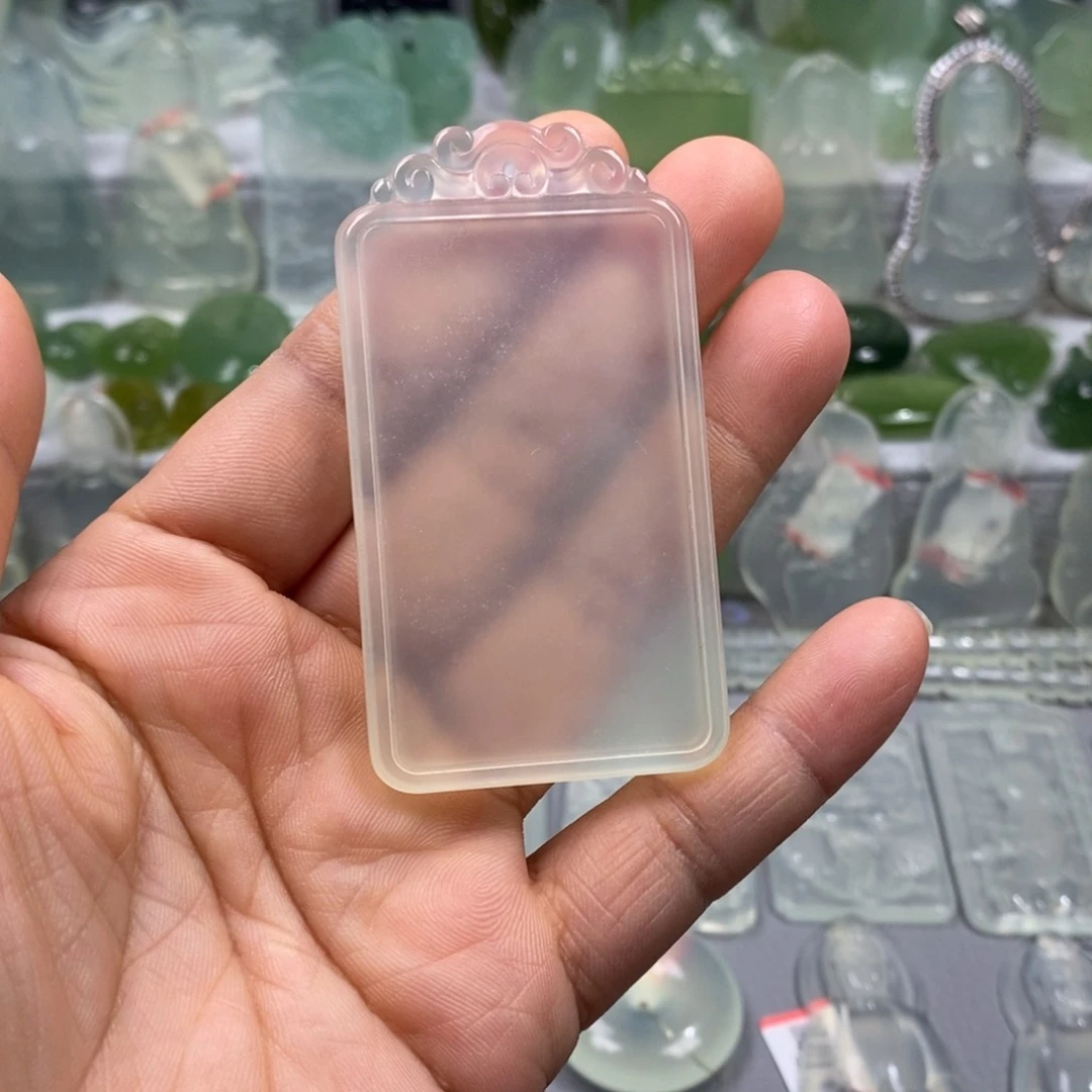 蛇纹石玉未镶嵌颈饰／***＼