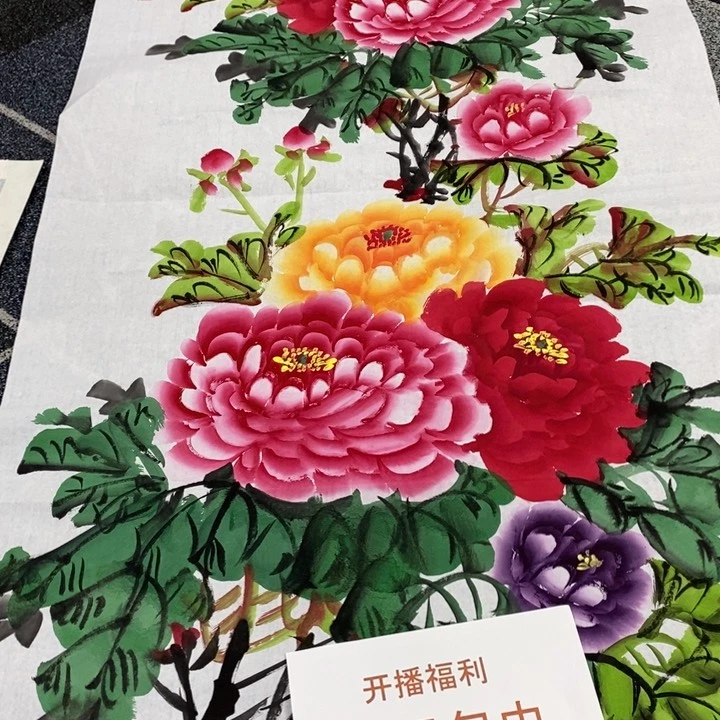 手绘作品等多种形式进行