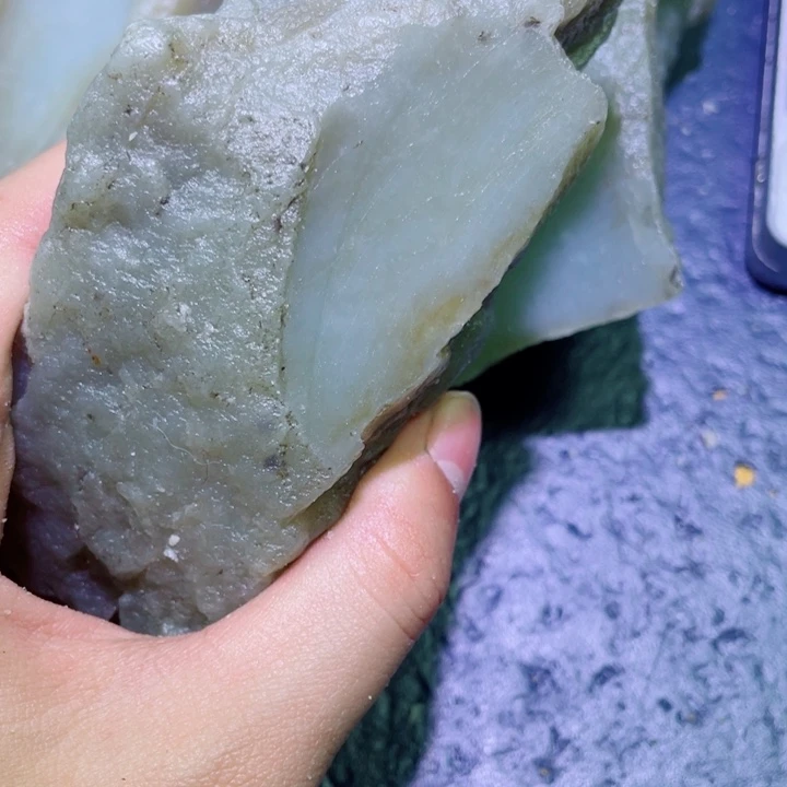 和田玉未镶嵌珠宝半成品