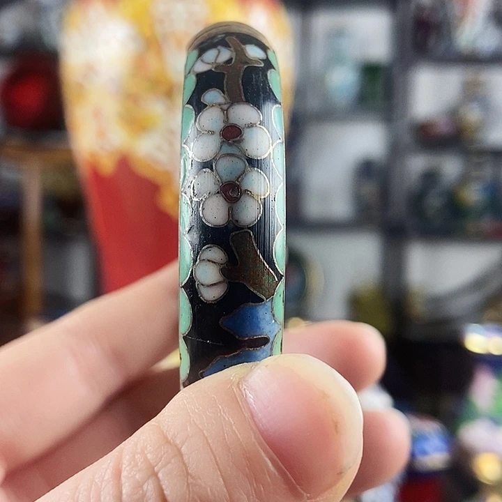 铜景泰蓝手镯一个