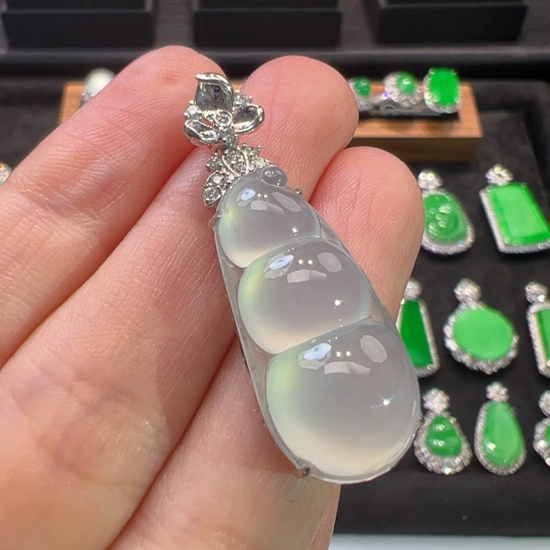 翡翠18K金镶嵌颈饰收到货48小时鉴赏期