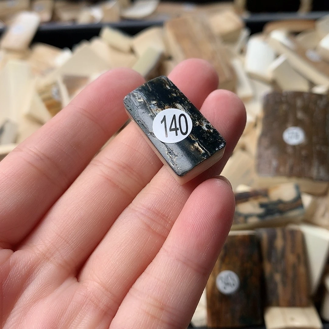 泥塑不打孔联系客服