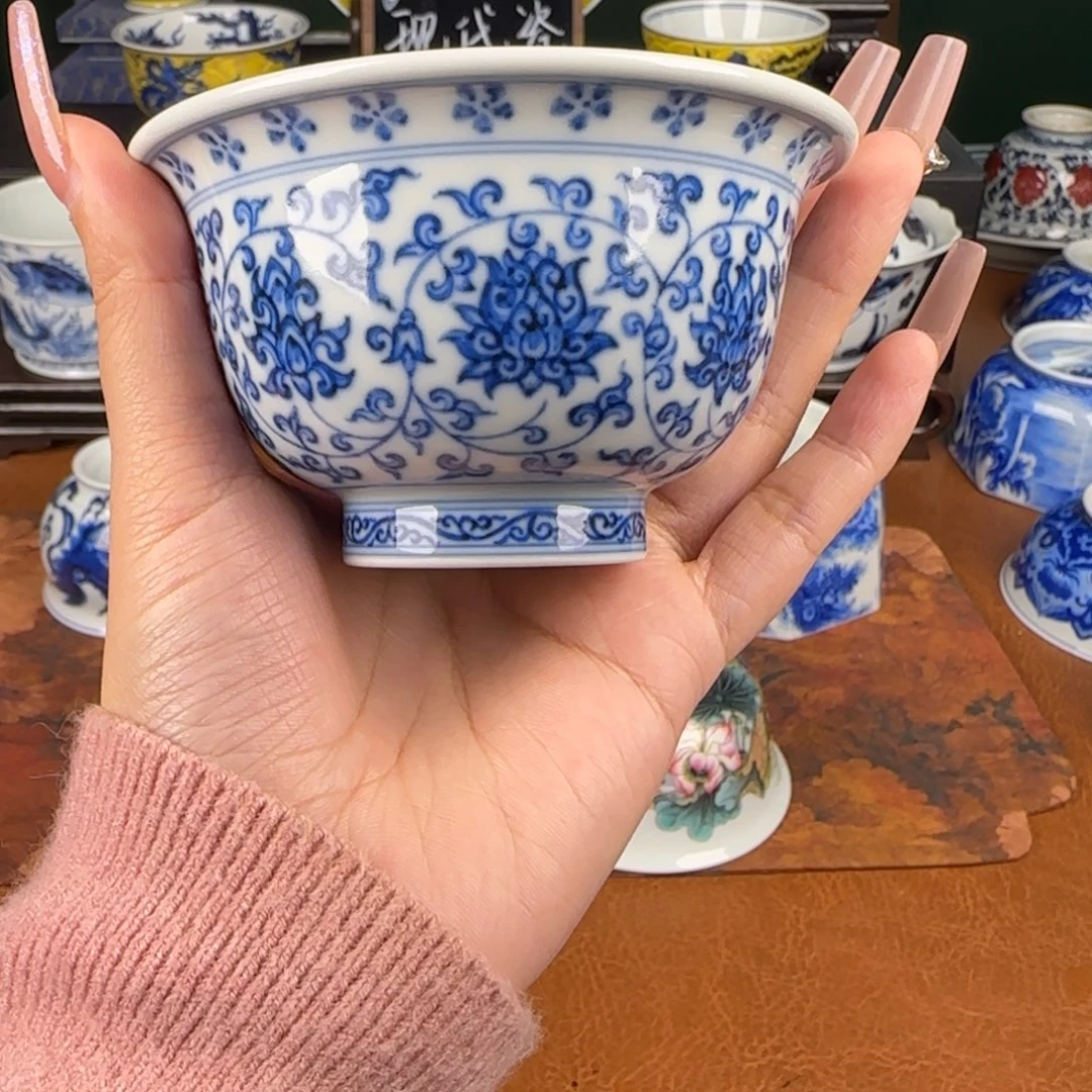 杯望月怀古。缠枝莲青花压手杯