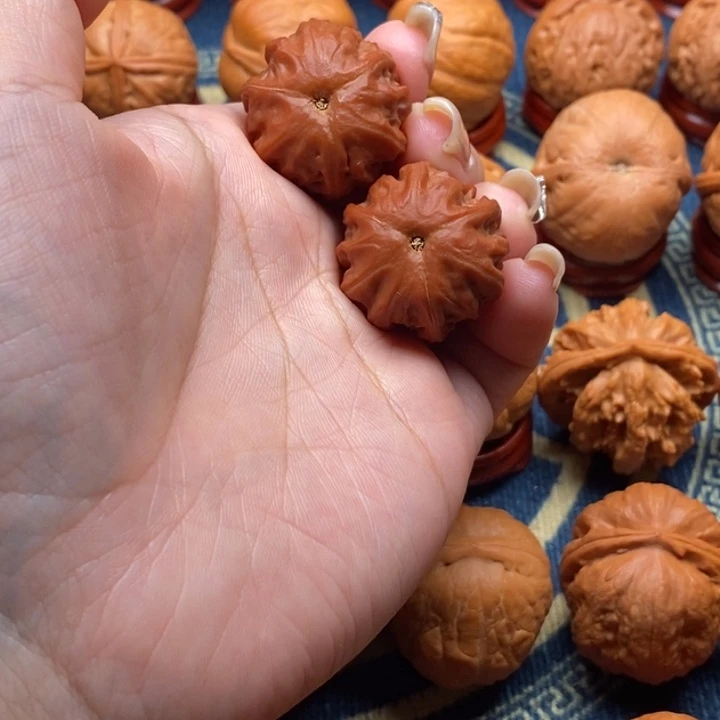 把件文玩核桃黑**K精品手捻