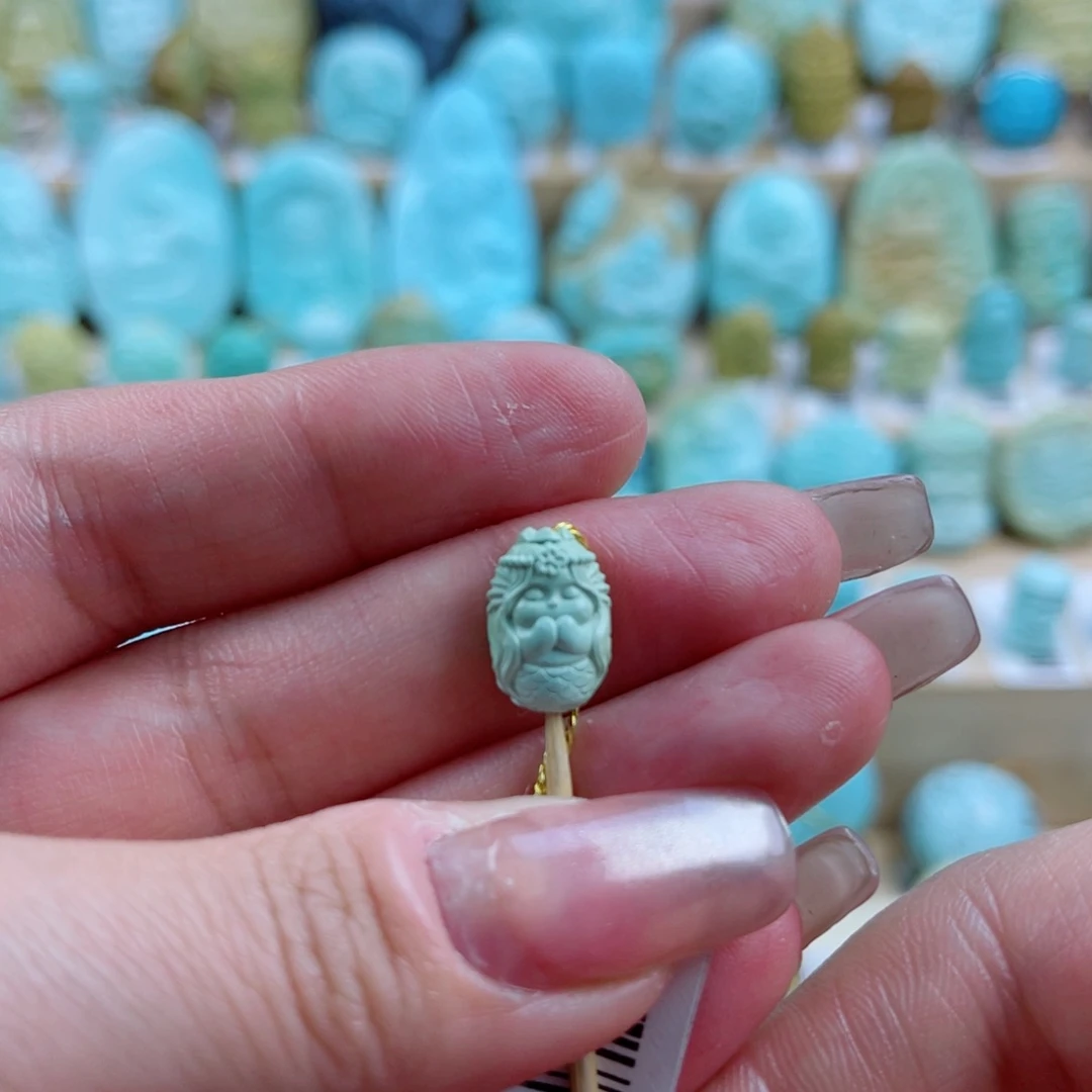 绿松石未镶嵌珠宝奇石