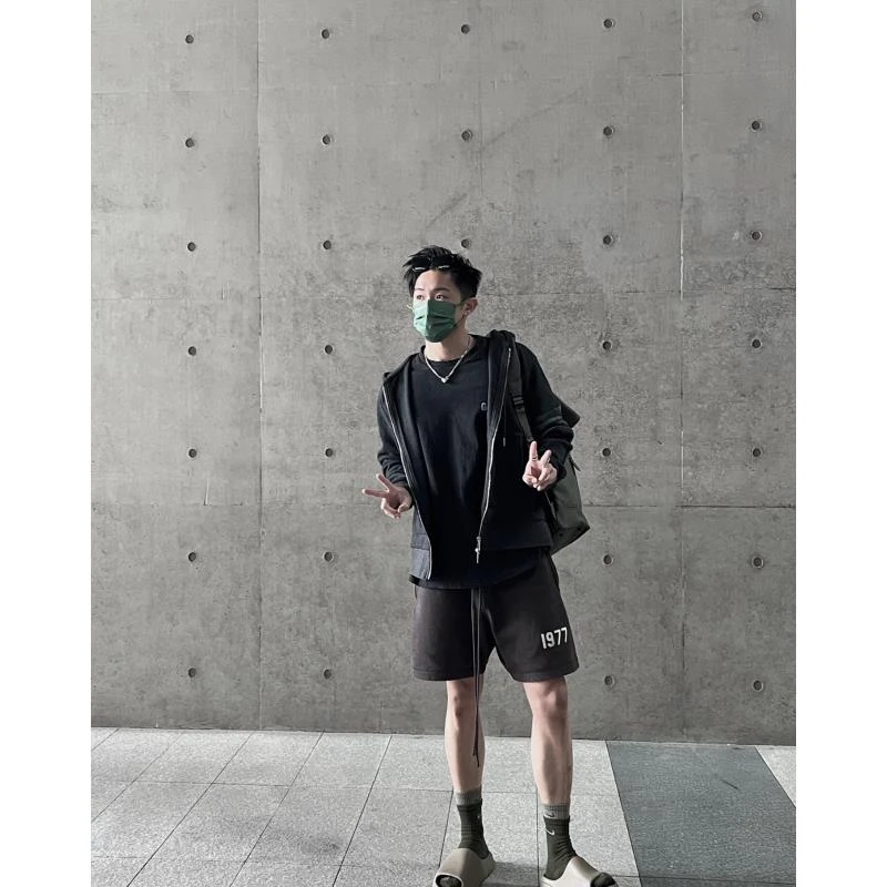 1977植绒字母短裤美式潮流宽松休闲情侣款挺阔有型五分裤