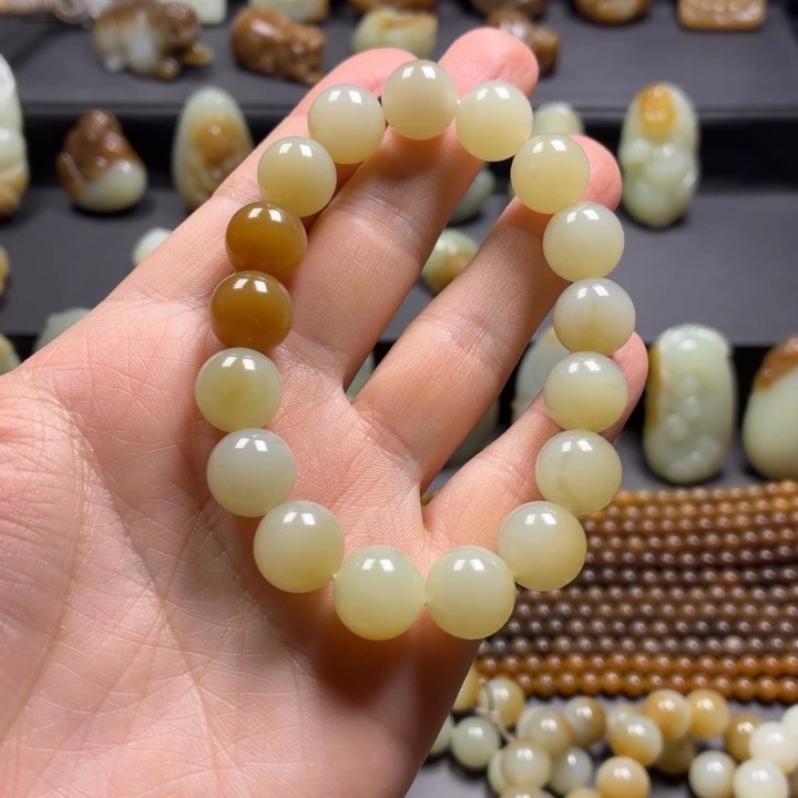 绿***荫和田玉（糖玉）未镶嵌手串