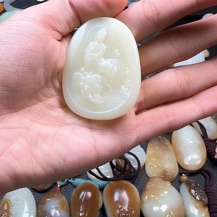 和田玉未镶嵌颈饰