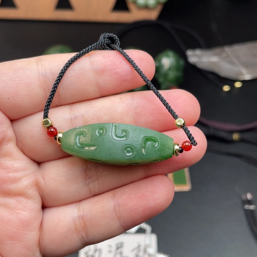 潇***雨和田玉（碧玉）未镶嵌颈饰