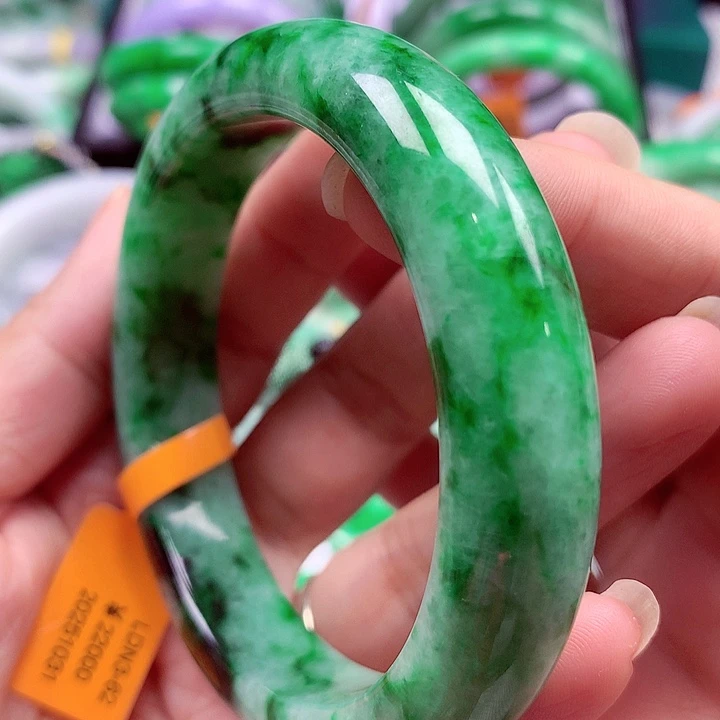 翡翠未镶嵌手镯翡翠