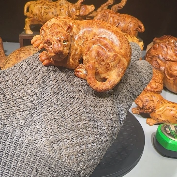 柏木浩*太行崖柏豹子