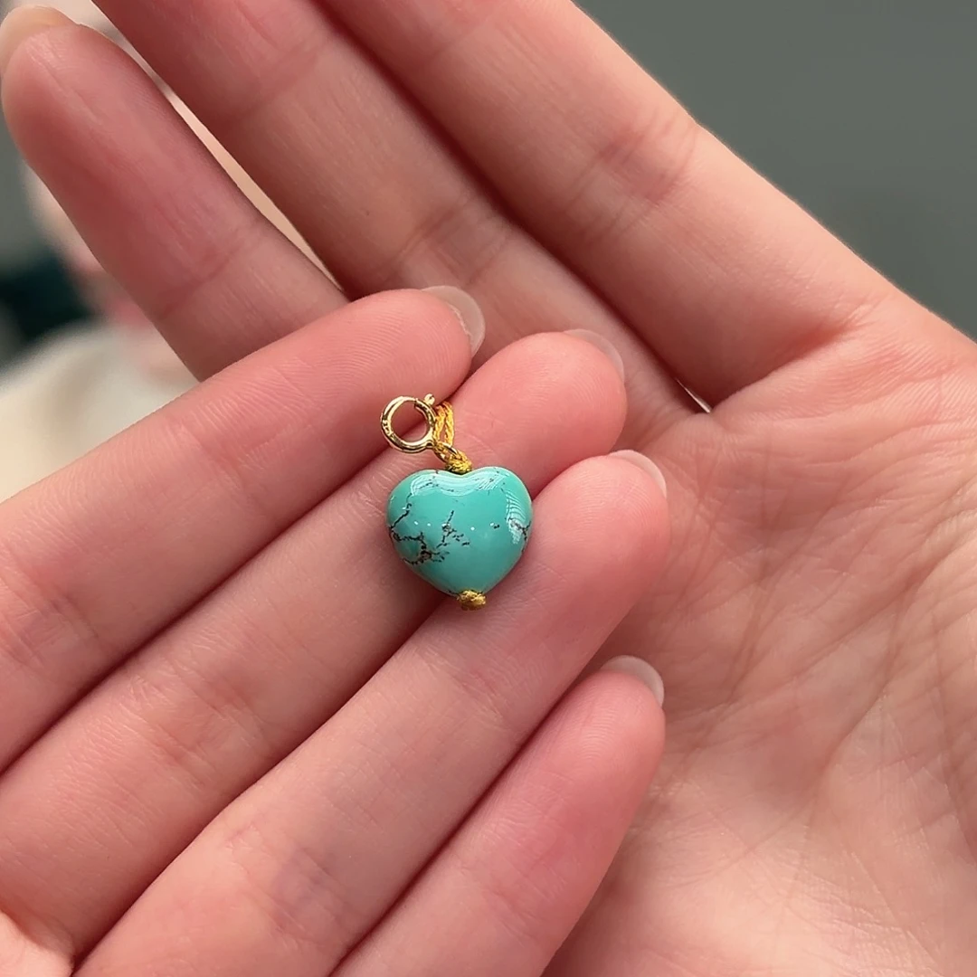 绿松石未镶嵌颈饰