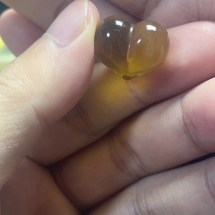 琥珀未镶嵌珠宝奇石屁桃