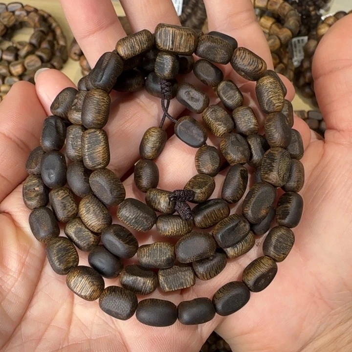 沉香手串沉水透顶绿多样性发货一条卡7-25克